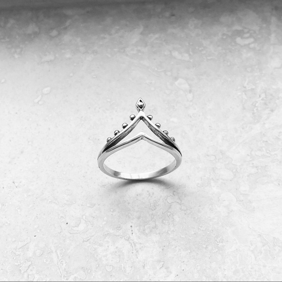 😍TOP SELLER😍 Sterling Silver Double V Shape Ring - Picture 2 of 8